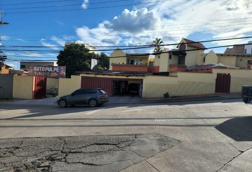 تختخواب و صبحانه Casa De Huéspedes Avenida Berlín