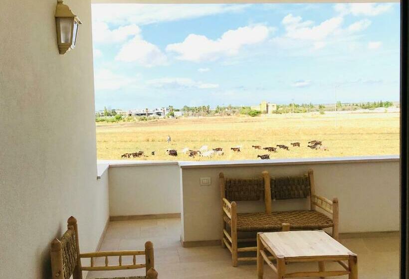 住宿加早餐  Vèlia