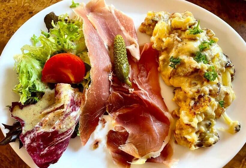 ホテル Auberge Le Beaulieu  Cantal