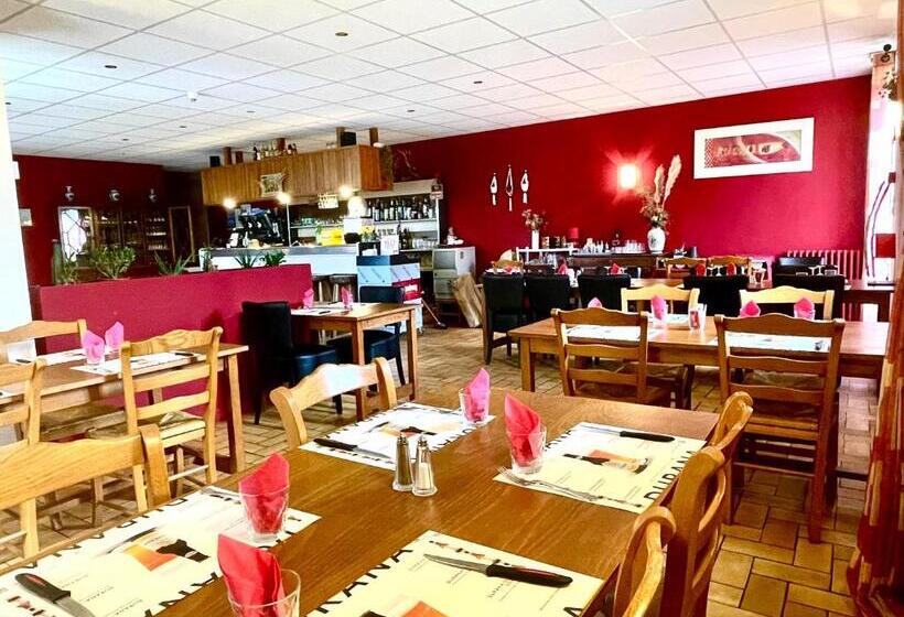 ホテル Auberge Le Beaulieu  Cantal