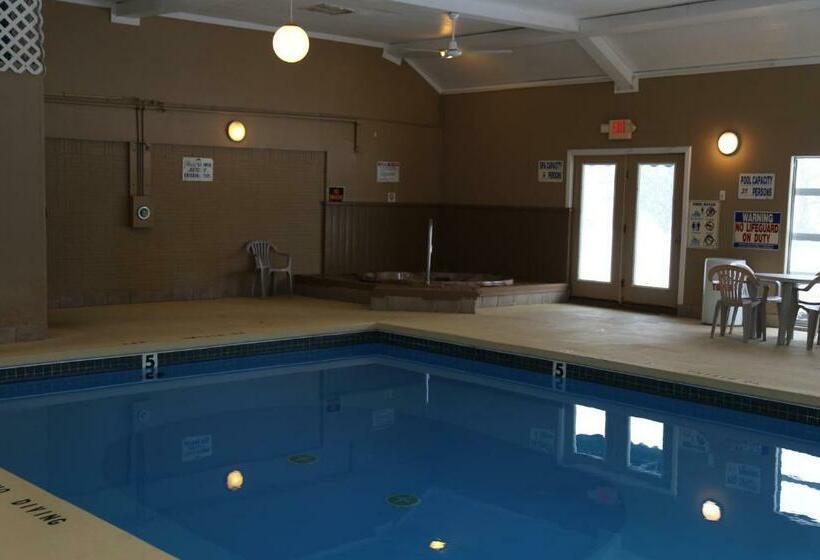 فندق Gray Wolf Lodge