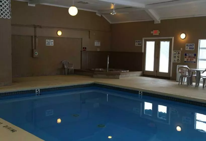 ホテル Gray Wolf Lodge