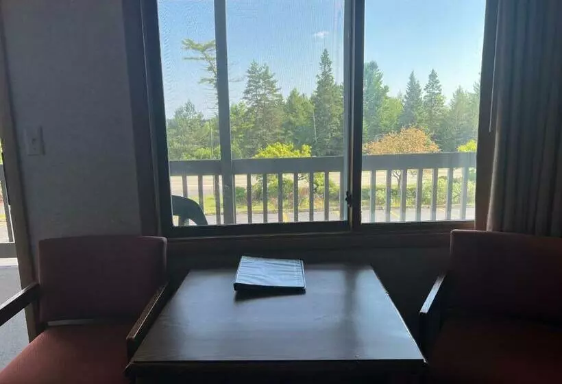 ホテル Gray Wolf Lodge