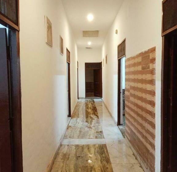 Hotelli Spot On 89988  Spot Valley