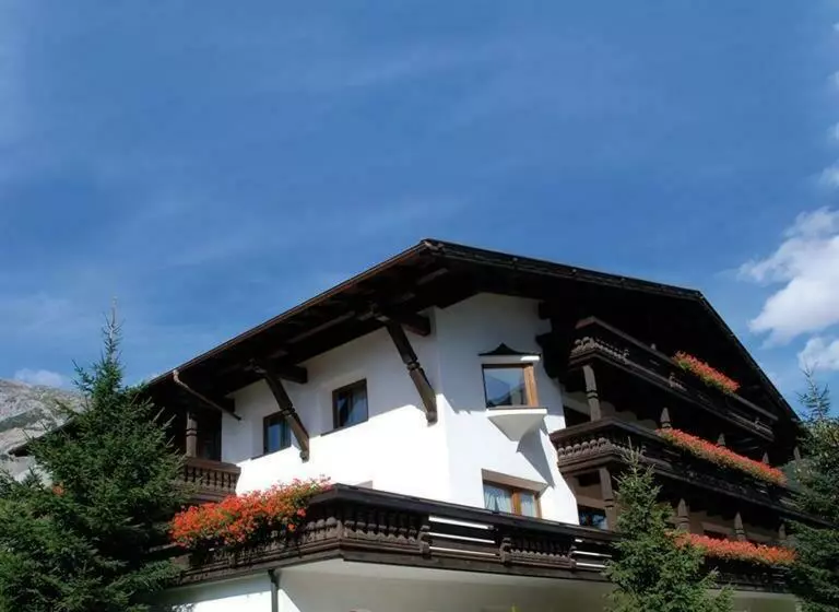 تختخواب و صبحانه Quality Hosts Arlberg   Afoch Fei   Das Landhaus