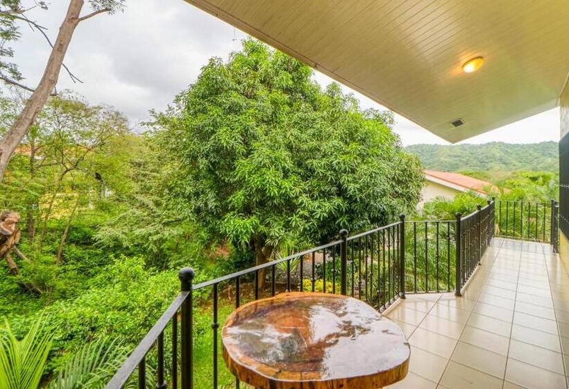 هتل Dulce La Colina 8002