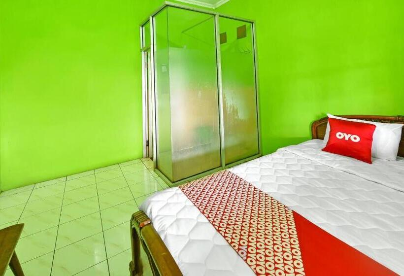 Spot On 91357 Hotel Mulyo