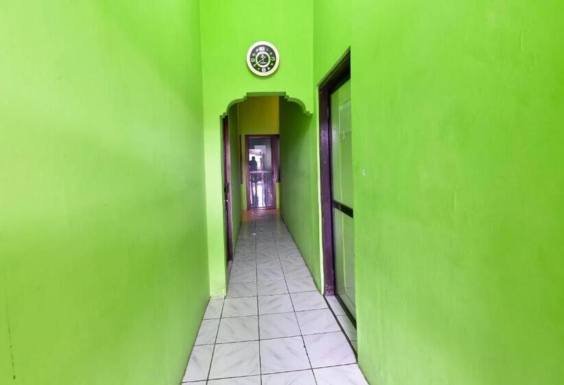 Spot On 91357 Hotel Mulyo