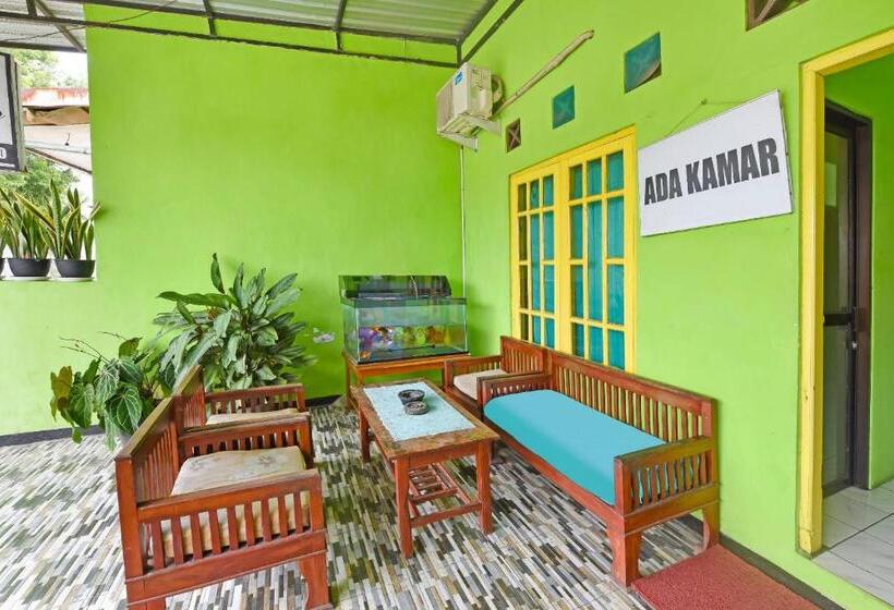 Spot On 91357 Hotel Mulyo