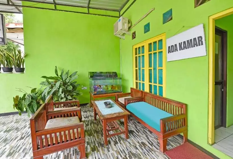 Spot On 91357 Hotel Mulyo