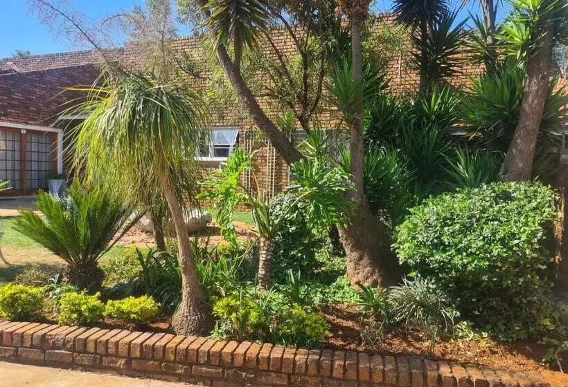 Majatalo Royal Villa Guesthouse