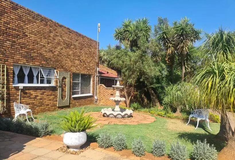 Majatalo Royal Villa Guesthouse