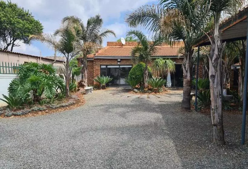 Majatalo Royal Villa Guesthouse