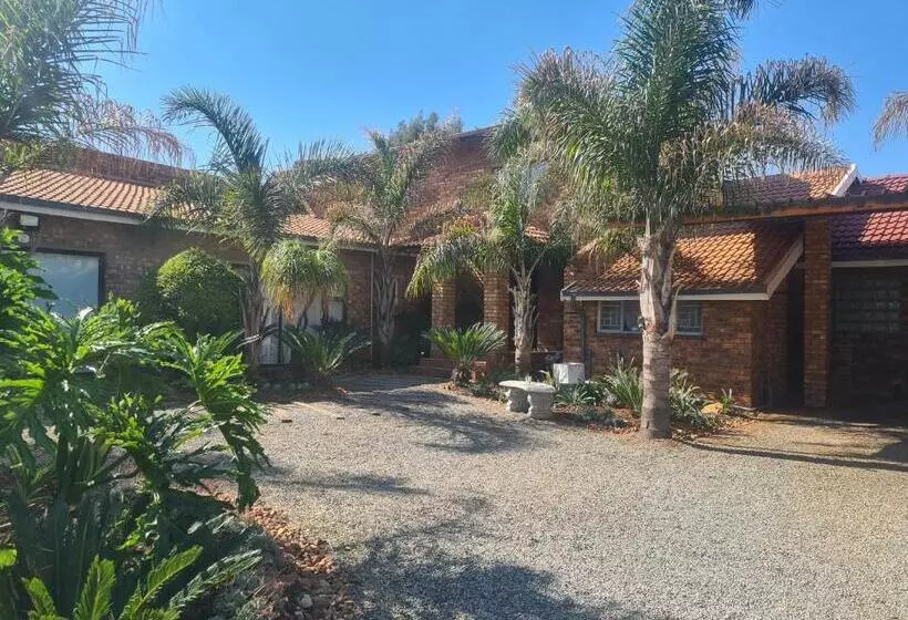 Majatalo Royal Villa Guesthouse