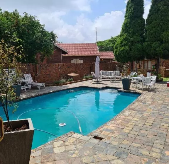 Majatalo Royal Villa Guesthouse