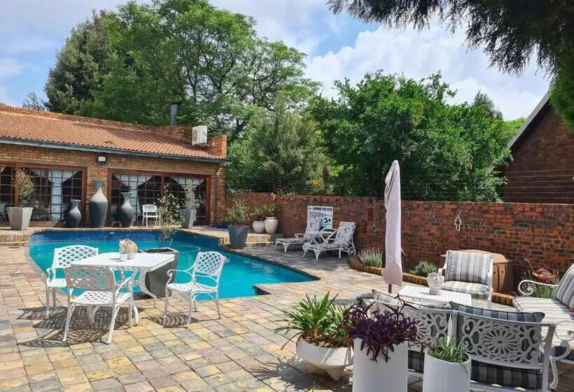 Majatalo Royal Villa Guesthouse