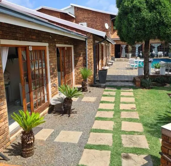 Majatalo Royal Villa Guesthouse