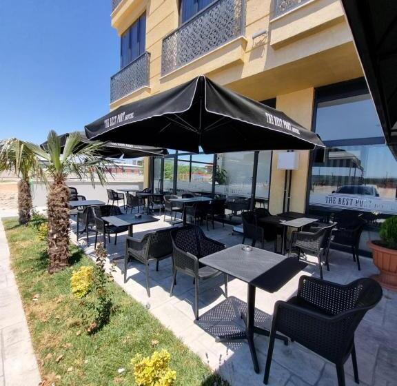 酒店 The Rest Port