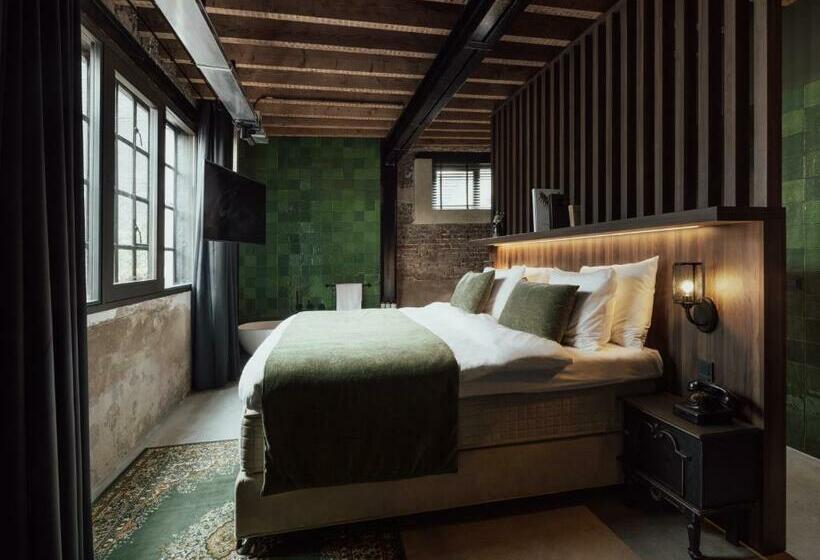 Hotel Cousins Boutique