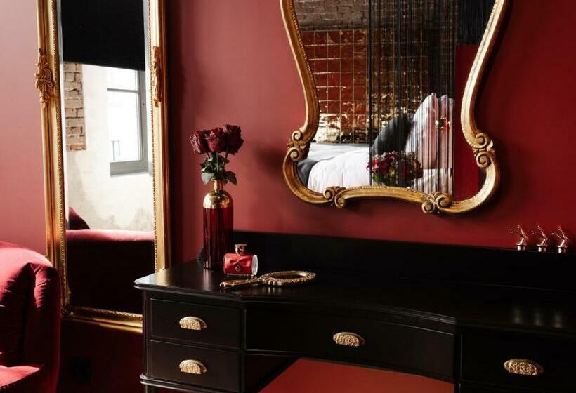 Hotel Cousins Boutique