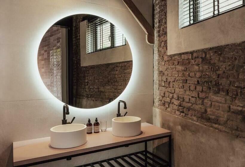 Hotel Cousins Boutique