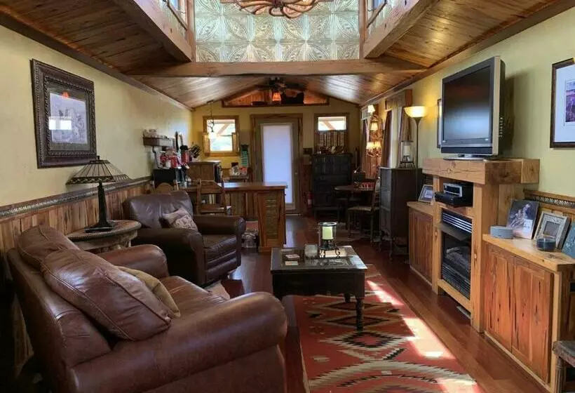 ペンション Tabasco Ranch   Antler Cabin