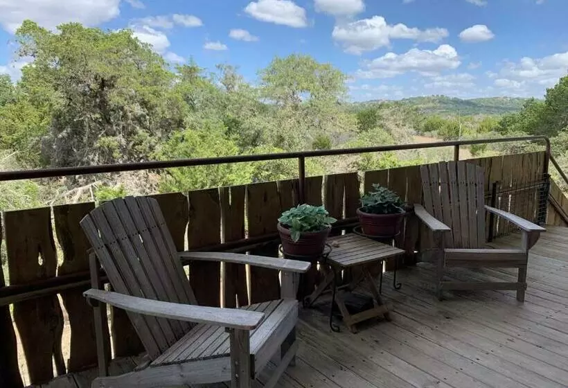 ペンション Tabasco Ranch   The Overlook