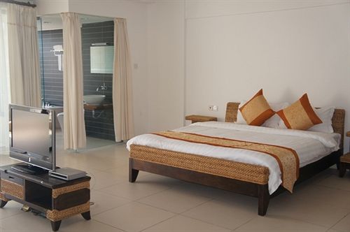 Heaven 18 Degrees Blue Holiday Apartment