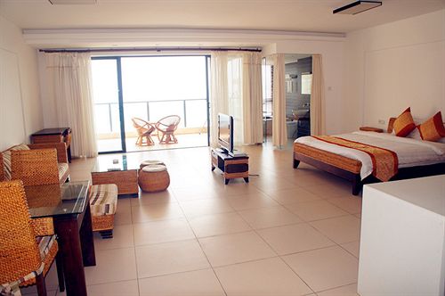 Heaven 18 Degrees Blue Holiday Apartment