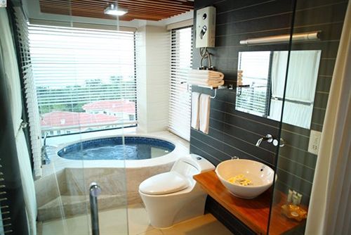 Heaven 18 Degrees Blue Holiday Apartment