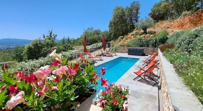 Aamiaismajoitus (B&B) Les Hauts Du Peireguier