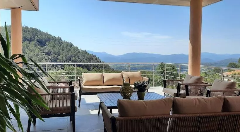 Aamiaismajoitus (B&B) Les Hauts Du Peireguier