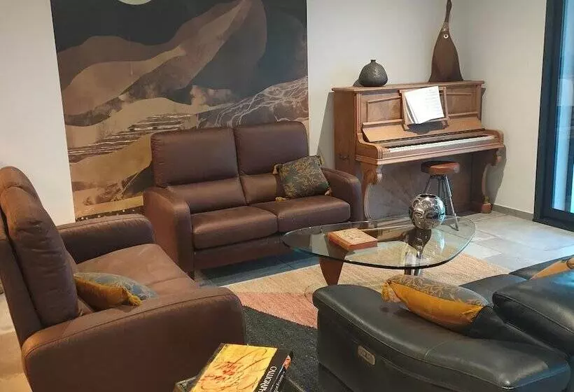 Aamiaismajoitus (B&B) Les Hauts Du Peireguier