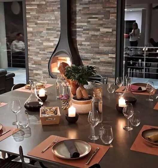 Aamiaismajoitus (B&B) Les Hauts Du Peireguier