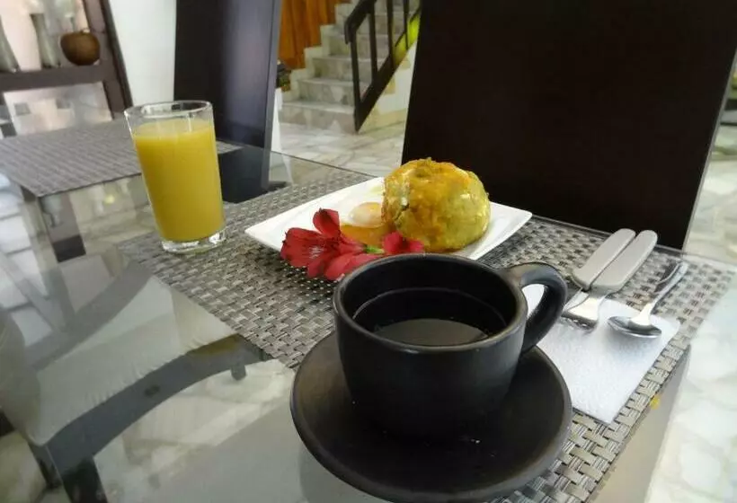 Aamiaismajoitus (B&B) Villa 97 Guayaquil Suites Y Habitaciones Económicas Cerca Del Aeropuerto