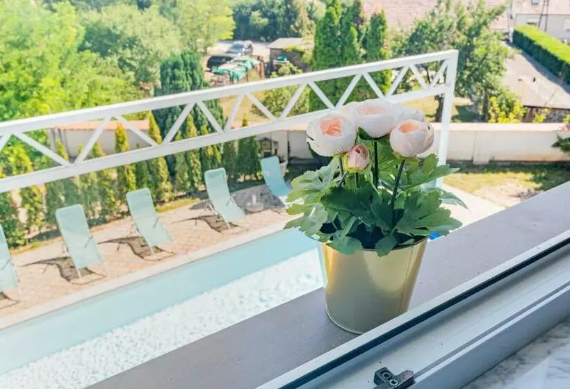 Aamiaismajoitus (B&B) Villa Lilith Smart