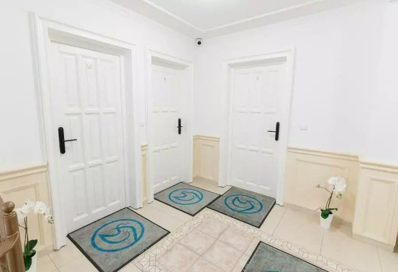 Aamiaismajoitus (B&B) Villa Lilith Smart