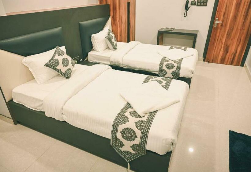 فندق Empire Regency