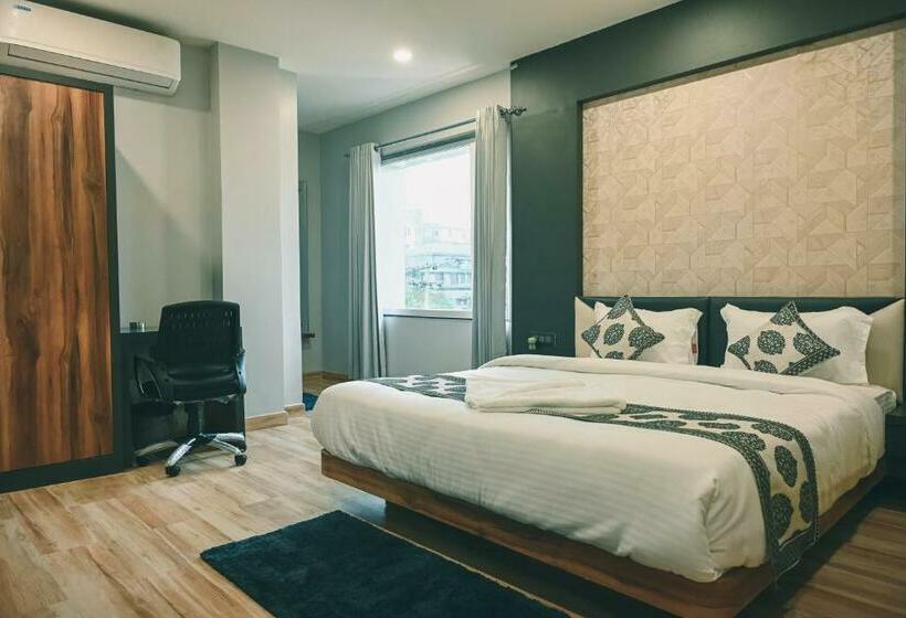 فندق Empire Regency