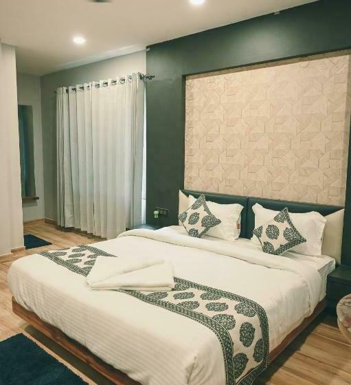 فندق Empire Regency