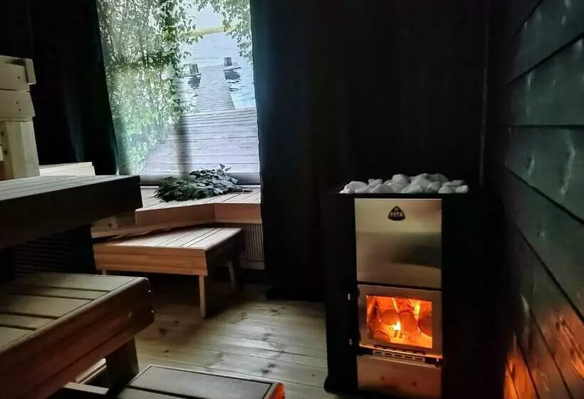 پانسیون Kalle S Unluxury Guest House Aircon 15min City Center By Train