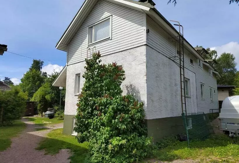 پانسیون Kalle S Unluxury Guest House Aircon 15min City Center By Train