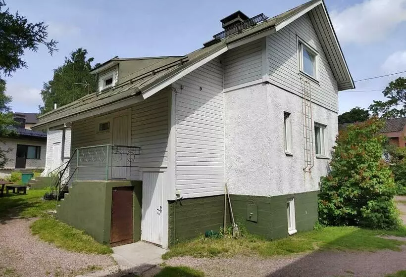 پانسیون Kalle S Unluxury Guest House Aircon 15min City Center By Train