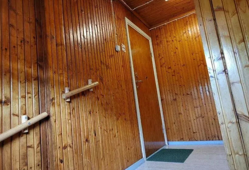 پانسیون Kalle S Unluxury Guest House Aircon 15min City Center By Train