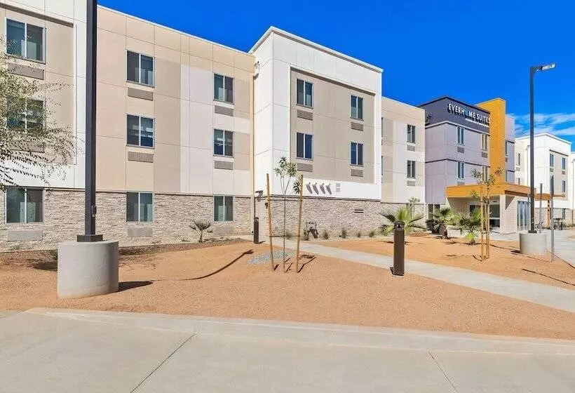 ホテル Everhome Suites Corona