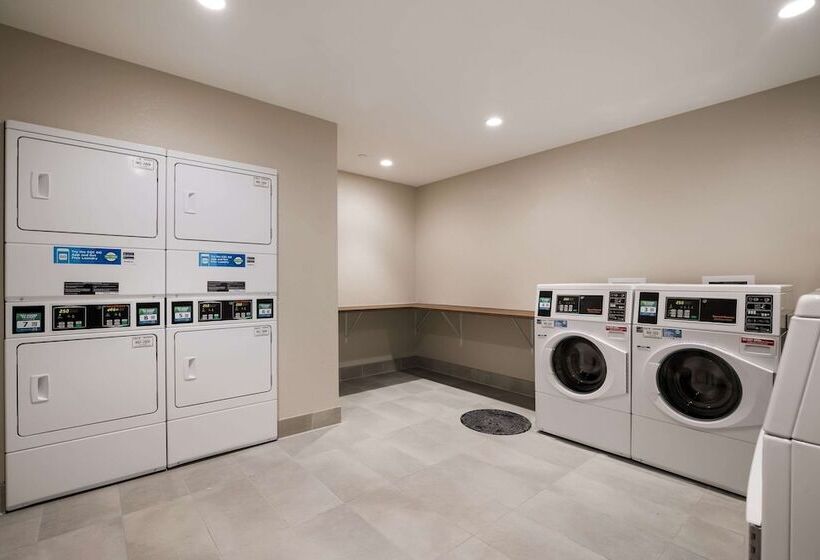 فندق Everhome Suites Corona