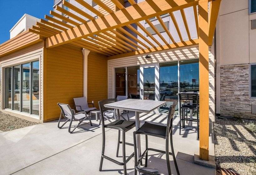 فندق Everhome Suites Corona