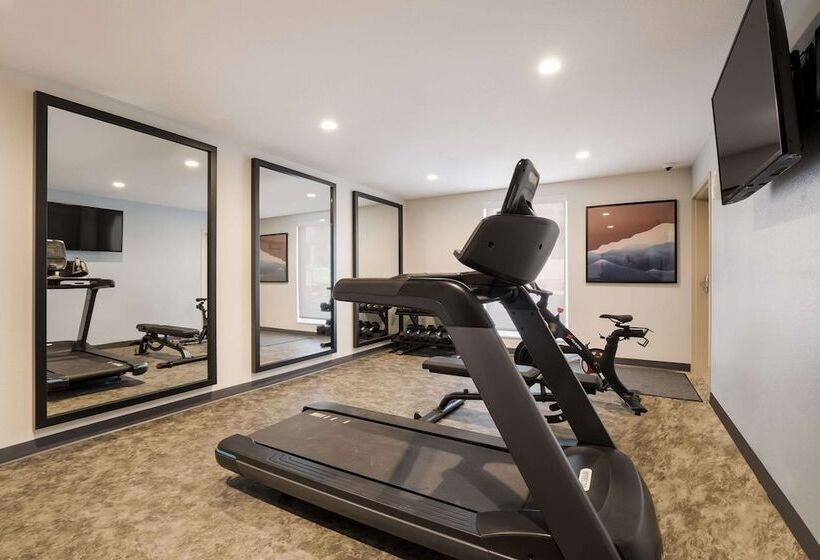 فندق Everhome Suites Corona