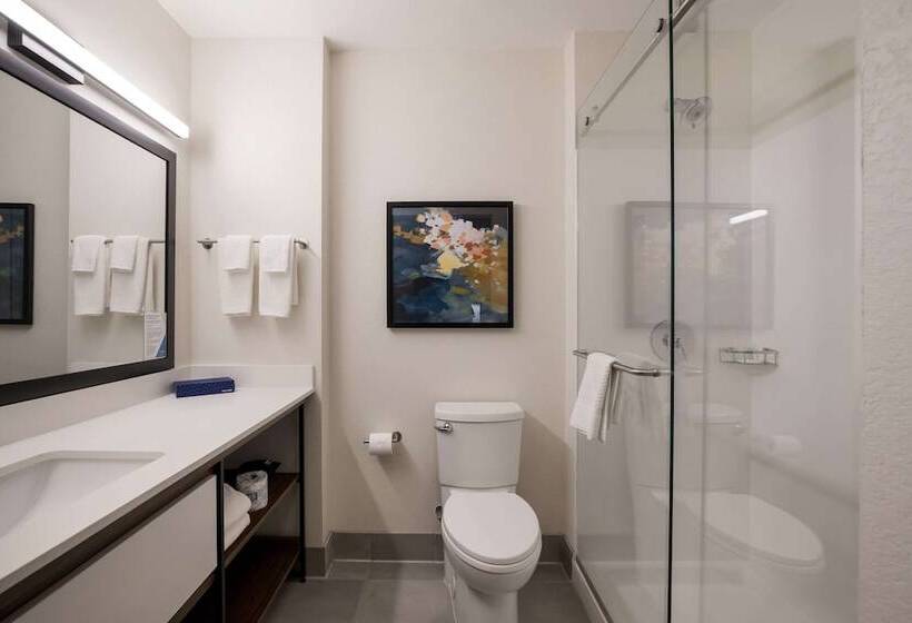 فندق Everhome Suites Corona