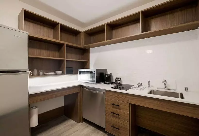 ホテル Everhome Suites Corona